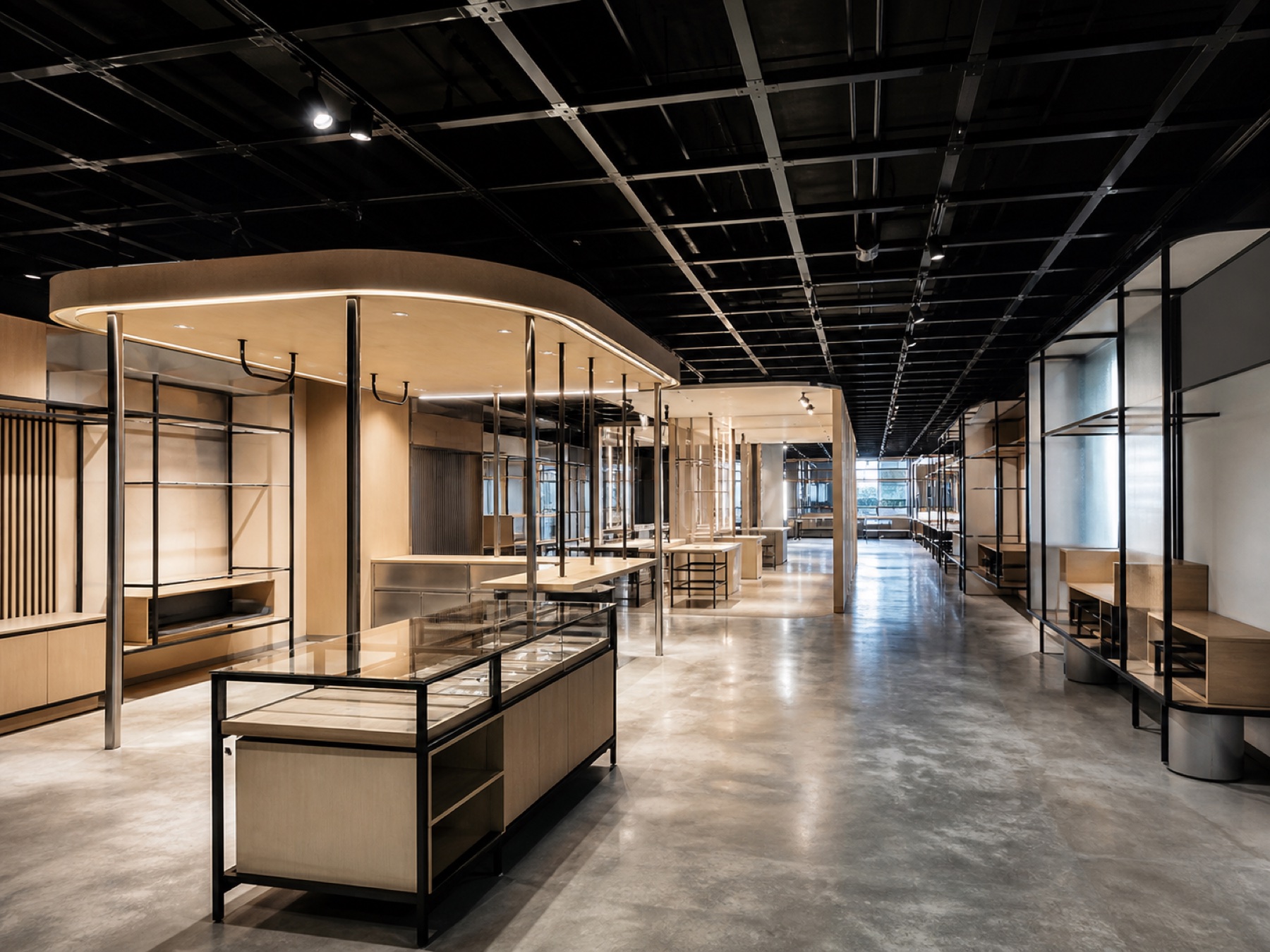 Interior comercial en proceso de adecuación